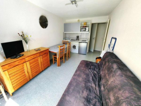 T2 charmant pour 4 personnes avec piscine, parking, proche plage et commerces - FR-1-607-54